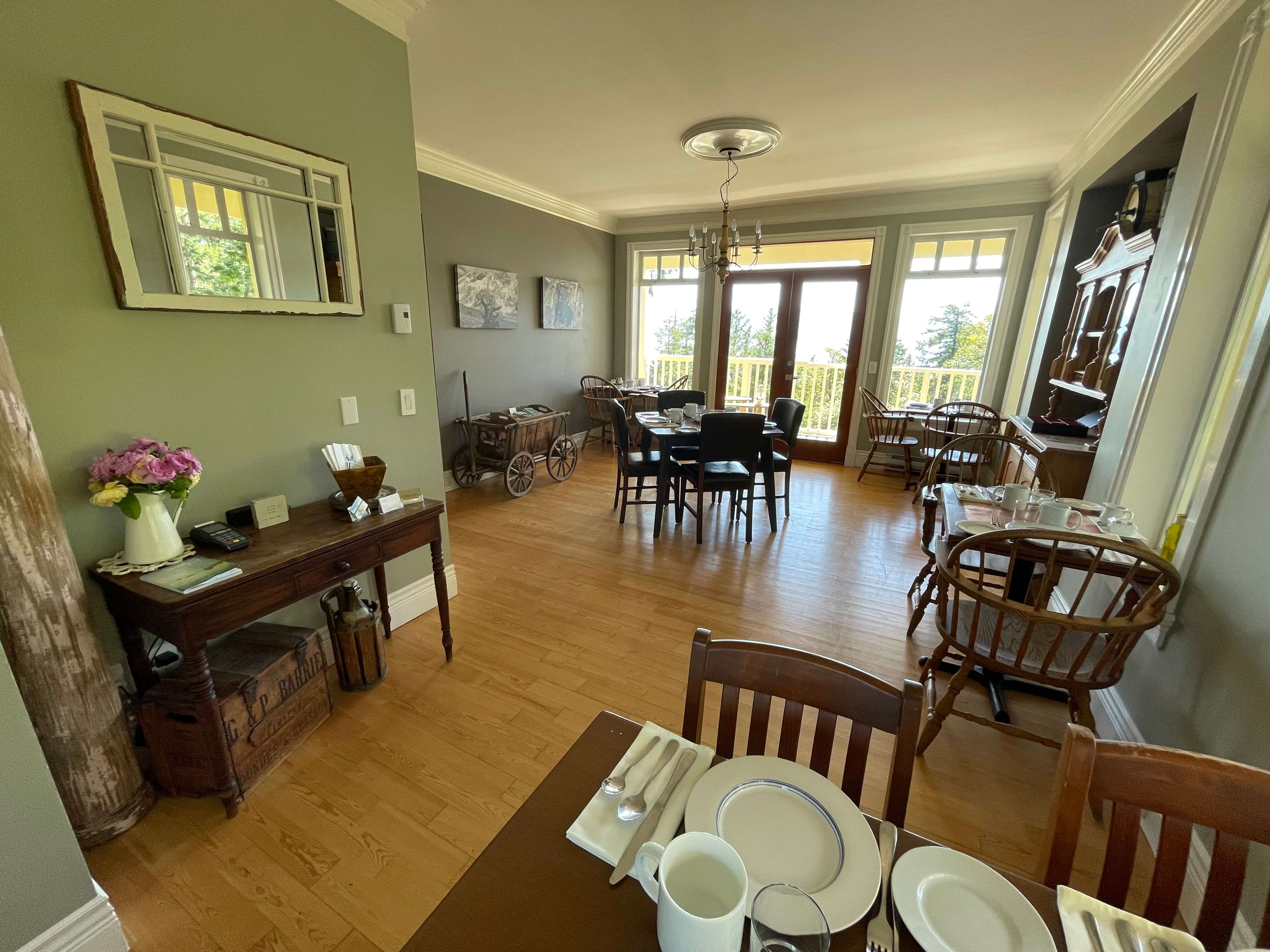 Bed and Breakfast Dining Area Salt Spring Island
